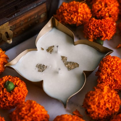 Metal Scented Urli Candles (Sandalwood)-4 Petal Urli