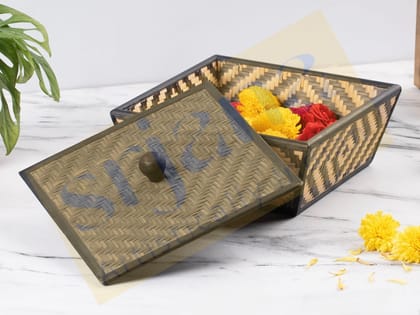 Srjana Handcrafted Bamboo Patterned Square Box With Lid