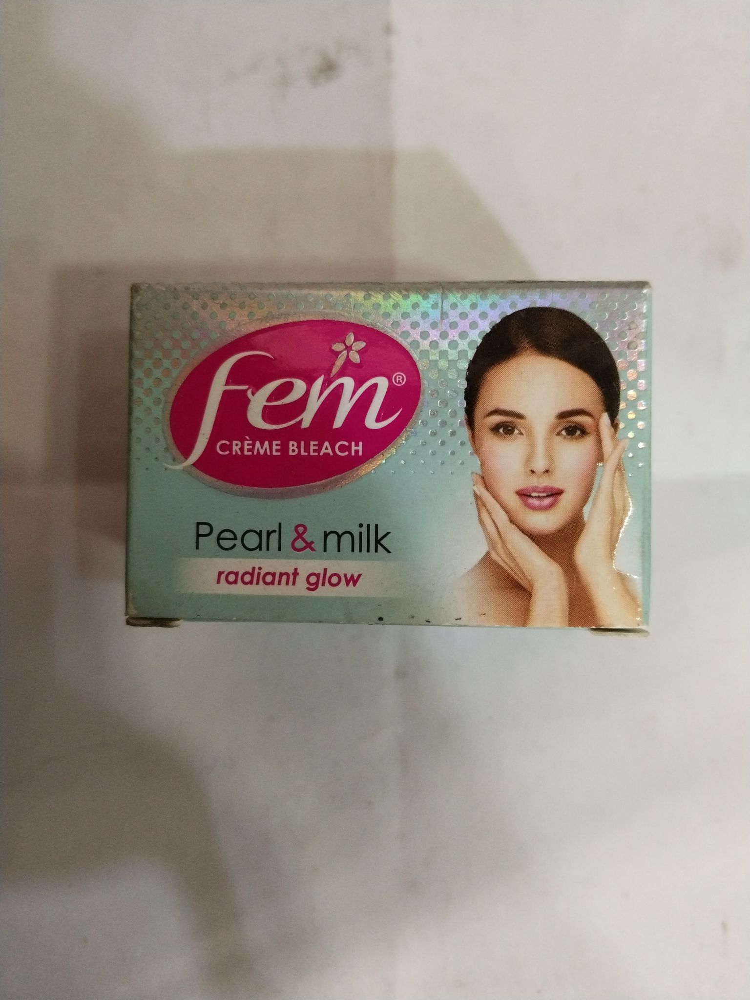 Fem Crème bleach Pearl & milk Radiant glow 
