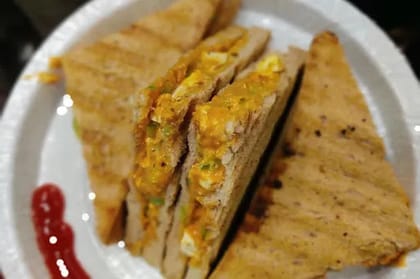 Paneer Makhni Grilled Sandwich