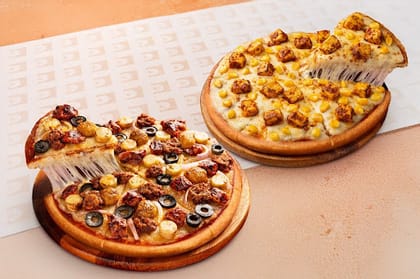 1 Medium Veg & 1 Non Veg Pizza