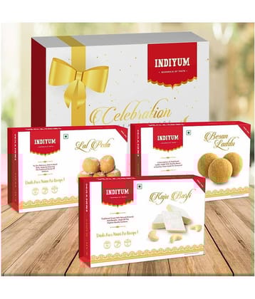 Indiyum Indian Sweet Mithai Combo Gift Hamper Kaju Barfi 200g Lal Peda 200g Besan Laddu 200g