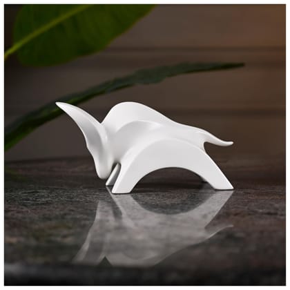 Artarium Stylized Charging Bull Figurine Showpiece for Home Decor, Sculpture, Antique Design, Home Decoration, Hand Made Charging Bull Statue (1 Piece) (White)