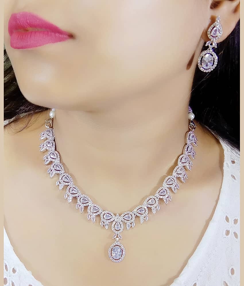 Ladymania Silver Alloy Necklace Set ( Pack of 1 )