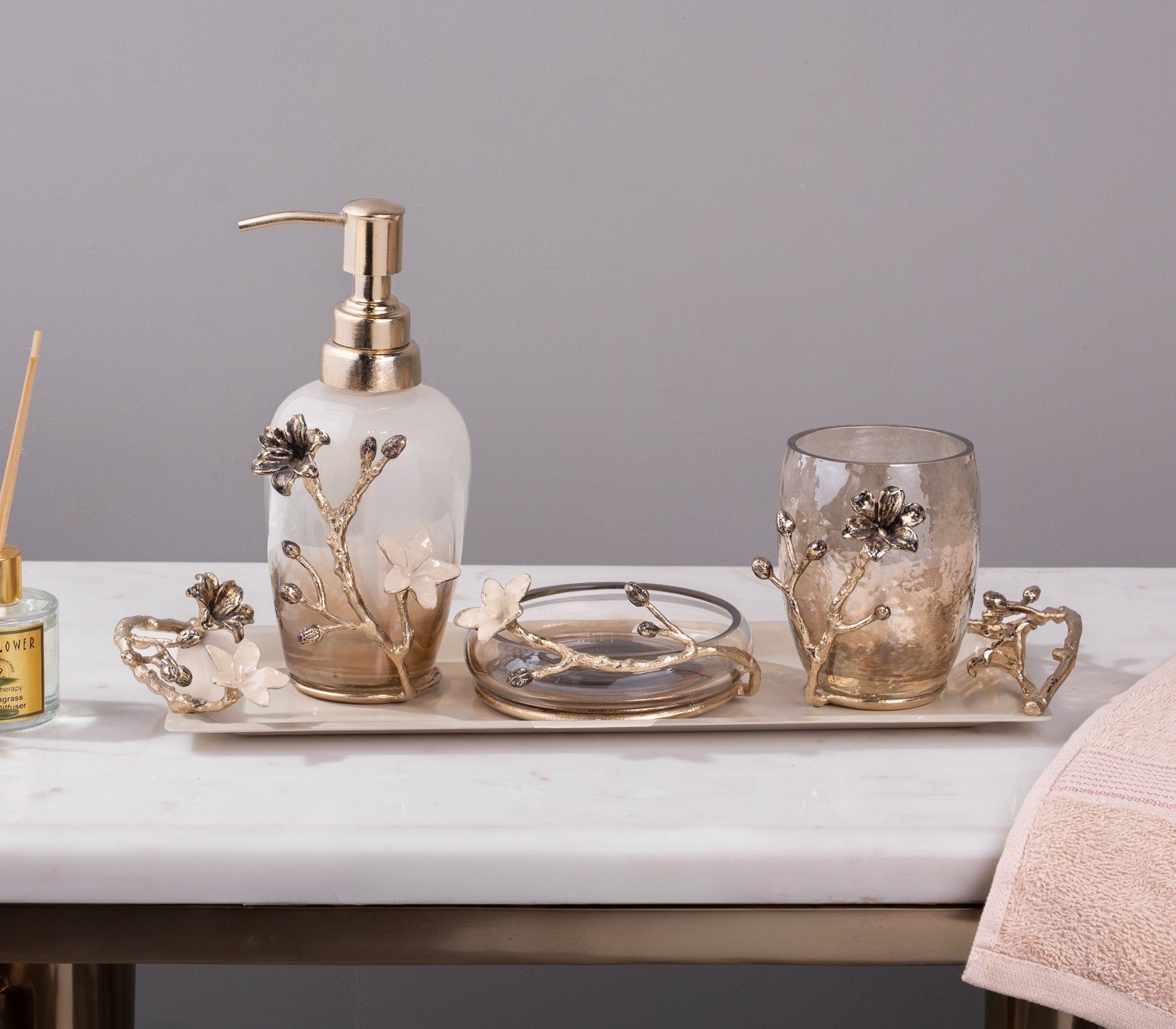 ORNABELLA  BATH SET
