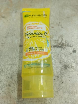 Garnier Skin naturals New Bright Complete Vitamin c Gel face was Gentle cleanse Fast brightening Vitam nc+ lemo No parabens & slicones Suitable for sen 