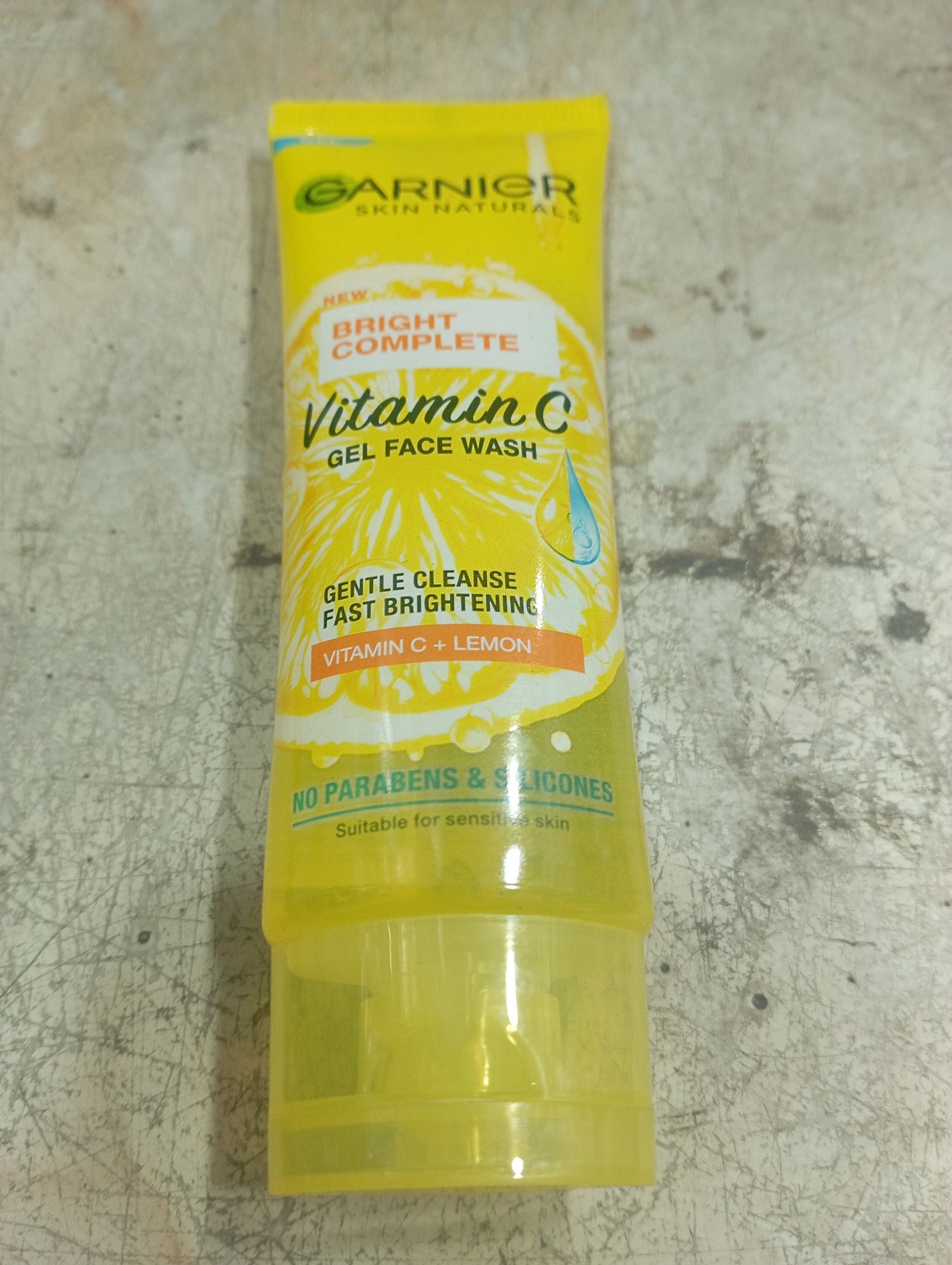 Garnier Skin naturals New Bright Complete Vitamin c Gel face was Gentle cleanse Fast brightening Vitam nc+ lemo No parabens & slicones Suitable for sen 