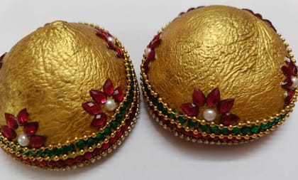 RhinestoneStudded Coconut Shell Balls in Gold