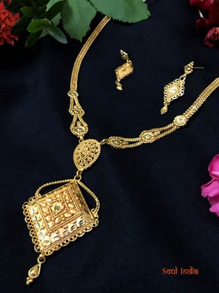 Gold Plated Traditional Jewellery Set With Earrings