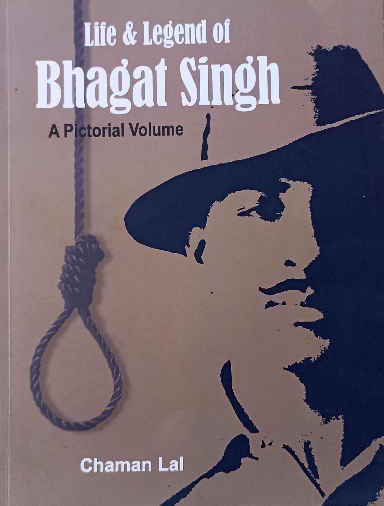 PUBLICATIONS DIVISION Life & Legend Of Bhagat Singh - A Pictorial Volume ( ( English ) [Perfect Paperback] [Dec 31, 2021] CHAMAN LAL