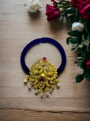 Temple brooch rubber band for women
