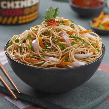 Veg Hakka Noodles - Full (1000 Ml)