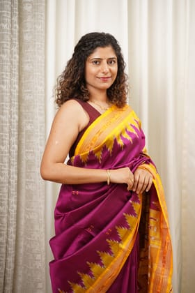 Bandha Border Khandua Ikkat Silk Saree - Magenta