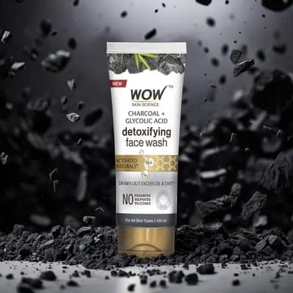 Wow Skin Science Charcoal + Glycolic Acid Detoxifying Face Wash, Oil Control + Gentle Exfoliation - 100 ml