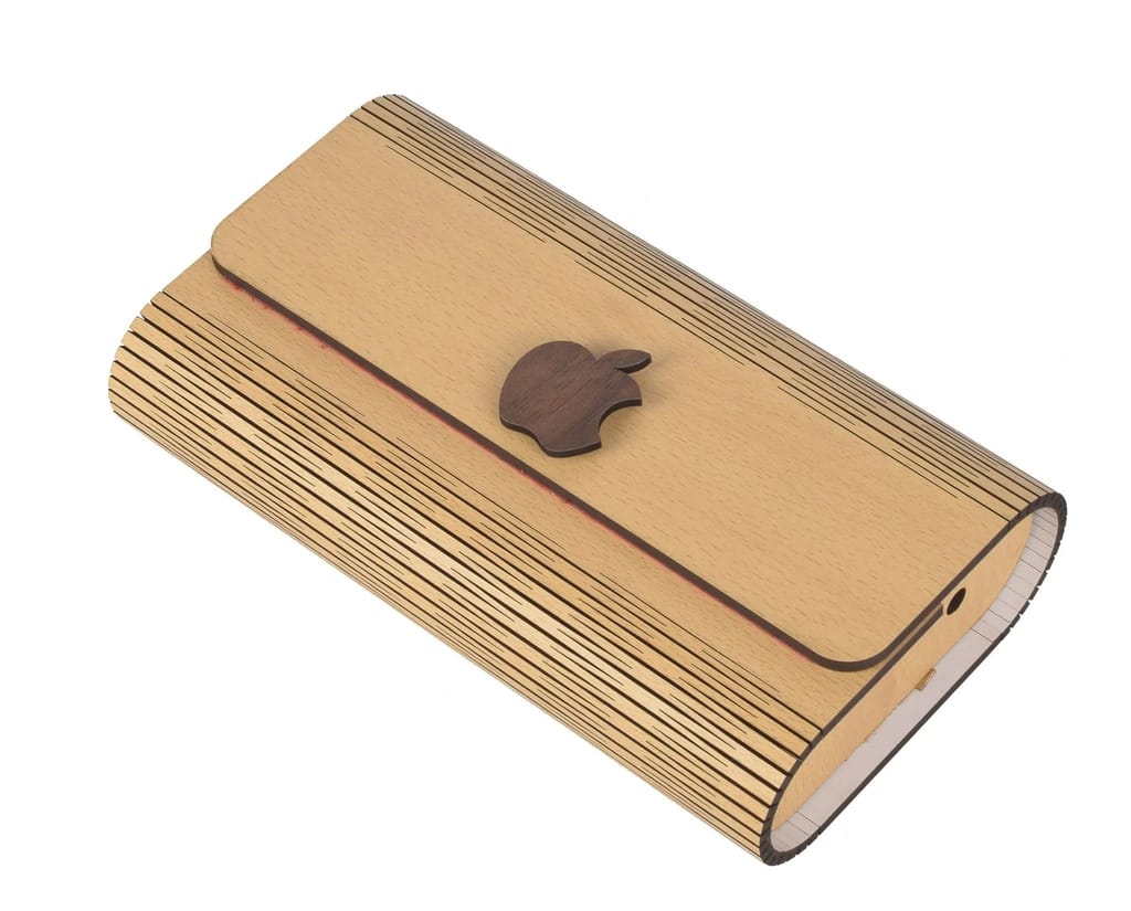 Modern Wooden Clutch beg : Minimalist Design, Maximum Impact Carry Your Essentials in Style