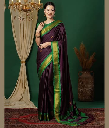 Satrani Silk Self Design Saree With Unstitched Blouse Piece ( Red )
