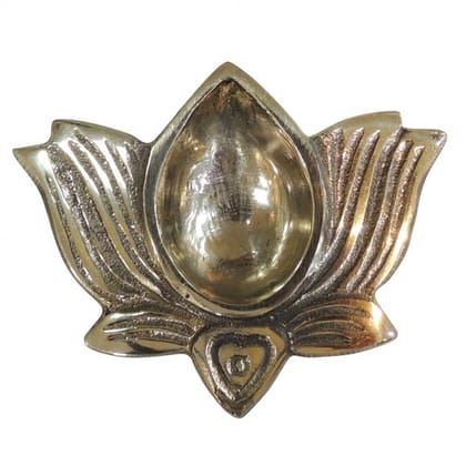 Brass Kamal Deepak � 1 Wick Puja Deepak, Length : 3.3 Inch  (BSMAS1837 C)