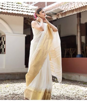 fab woven Art Silk Woven Design Banarasi saree With Unstitched Blouse Piece ( Off White )