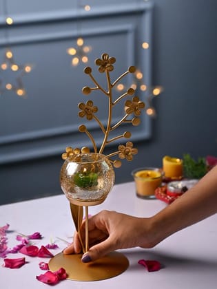 VON CASA Golden Abstract Shape T-Light Holder