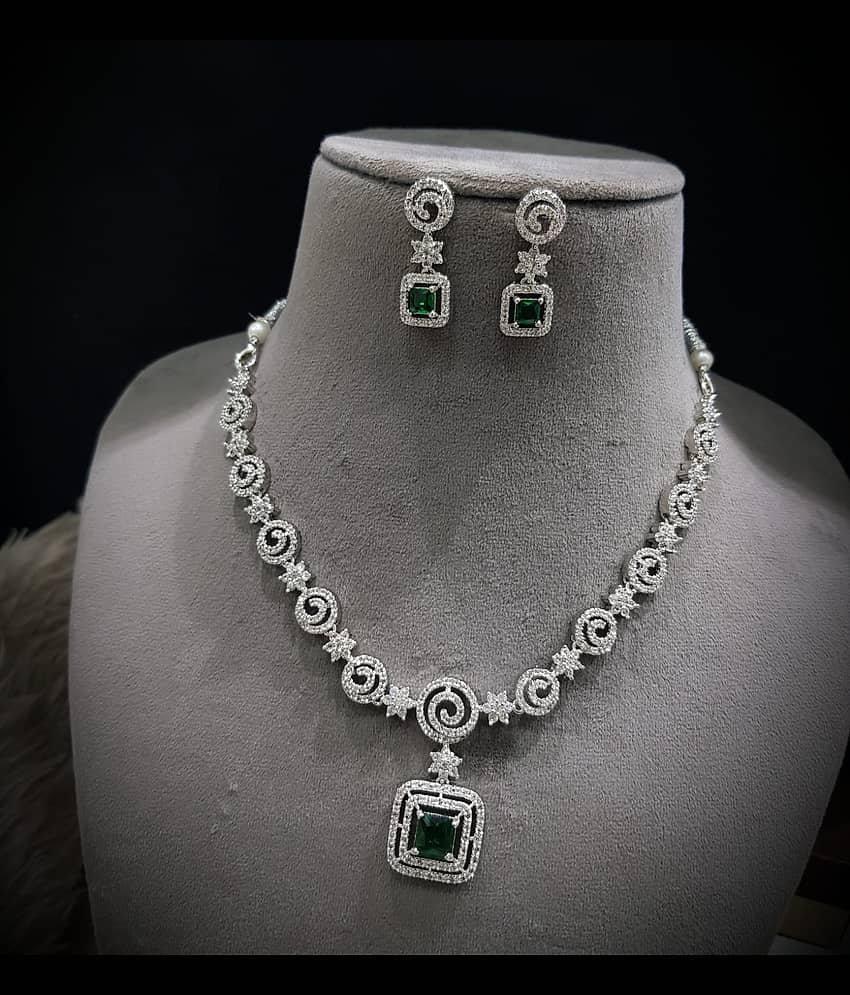 Ladymania Green Alloy Necklace Set ( Pack of 1 )