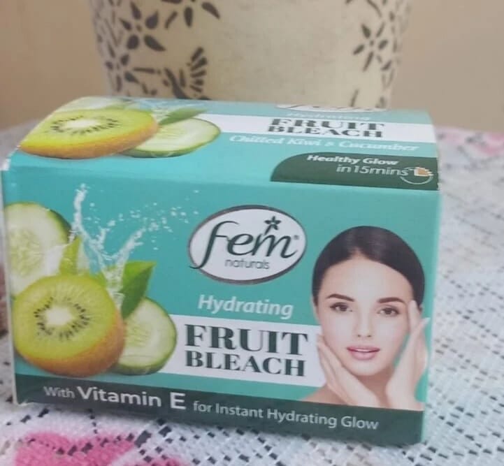 Fem Hydrating Fruit Bleach with Vitamin E Glowing Skin Fairness 40g