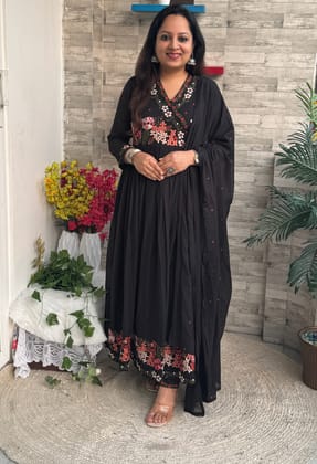Aaina Mul Anarkali Suit set- Black Colour-M