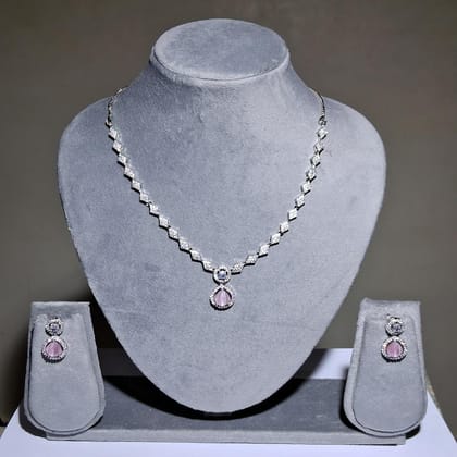 NECKLACE AD