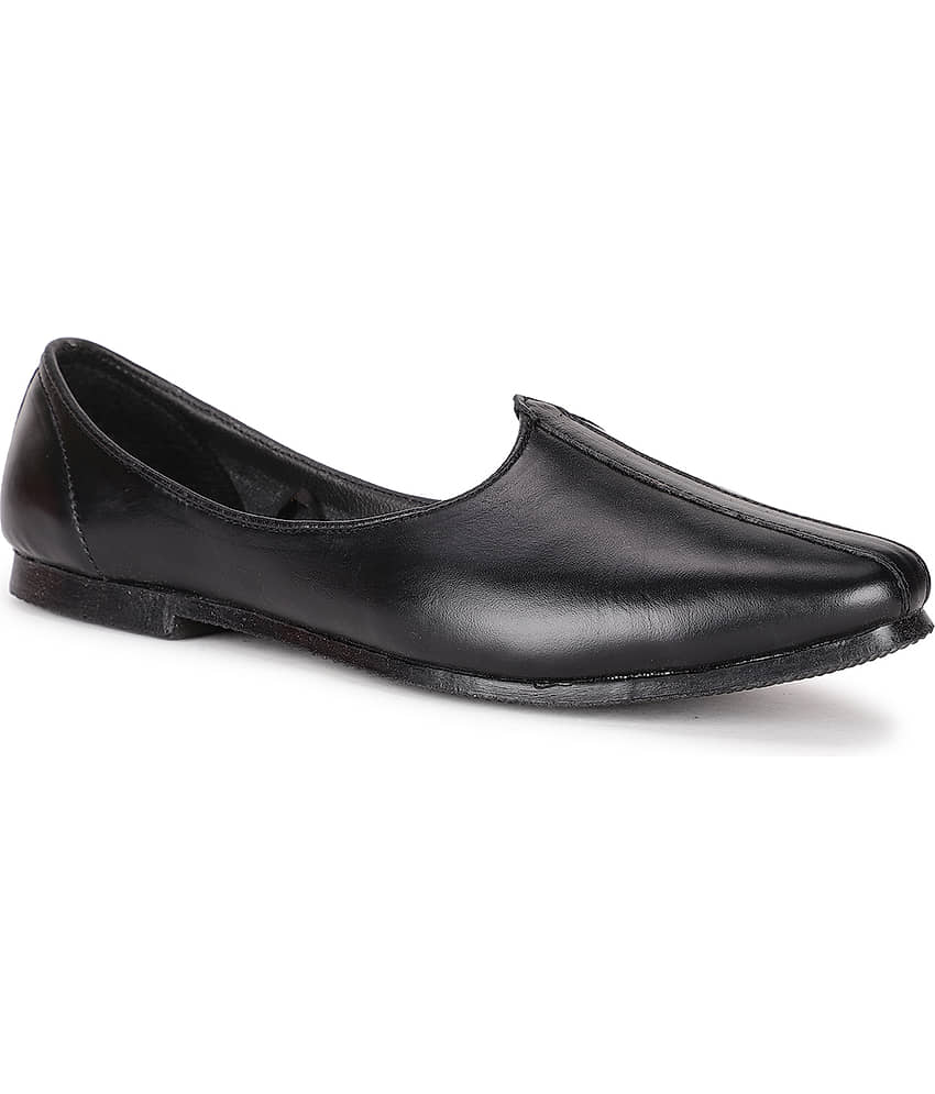 Bata Black Men's Mojaris