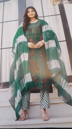 Elegant green Floral Kurta Set with Dupatta