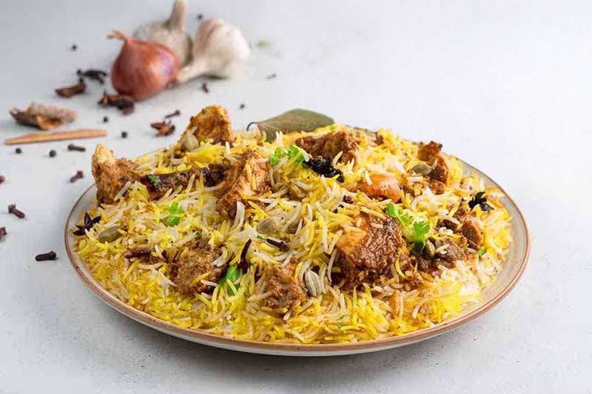Hyderabadi Dum Chicken Biryani (Boneless) (Spicy) - Serves 1