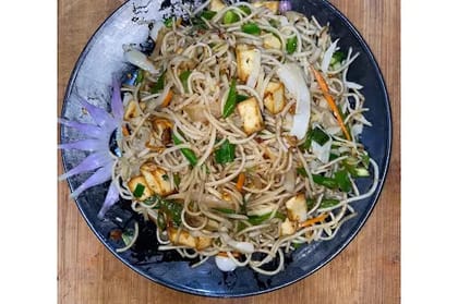 Veg Garlic Noodles