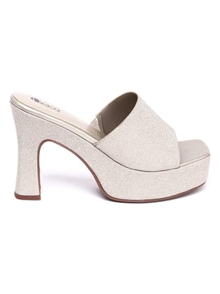Glamour Heights: Delco's Muse Block Heels-36 / Gold