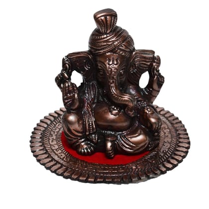 Metal Pagdi Lord Ganesha Idol On Round Decorative Plate