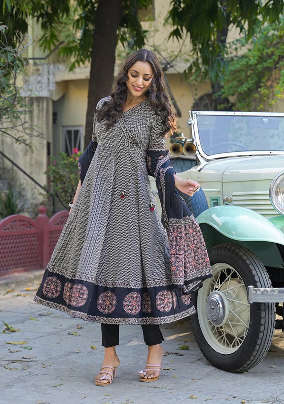 Black Printed Cotton Fabric Anarkali Kurta Pant With Dupatta-S