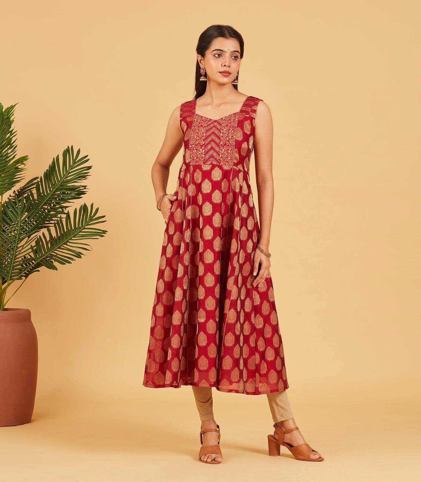 Maroon And Gold Brocade Kurta-XL / Maroon