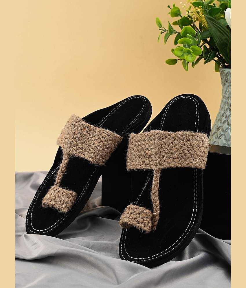 Anjaneya Creations Beige Men's Kolhapuris