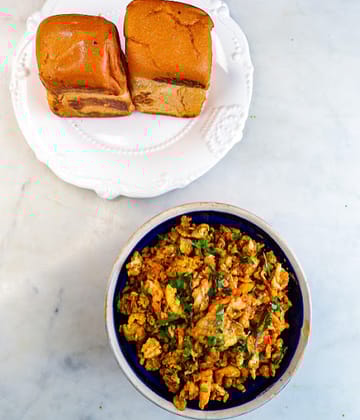Anda Bhurji & Pav