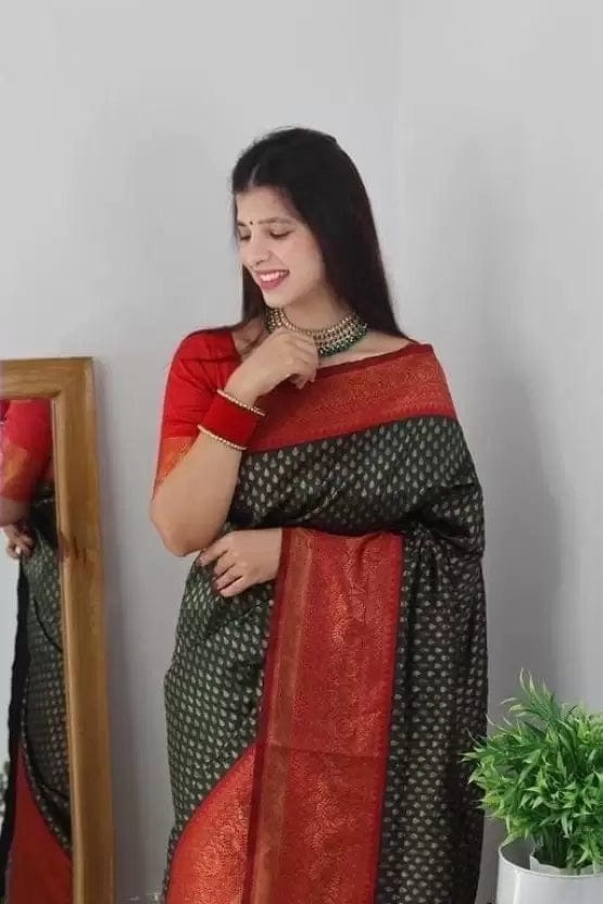 Golden Zari Weaving Design Kanjivaram Soft Silk Blend Saree