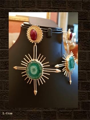 Red and green sun quartz earring