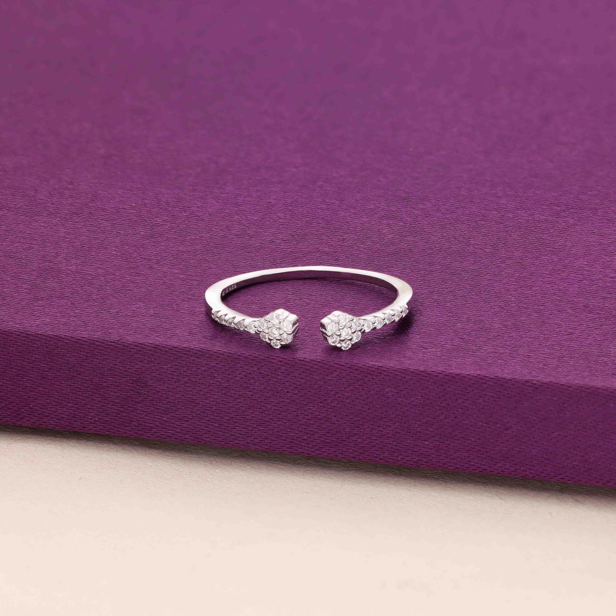 Twin Glow Petal Hug Silver Ring-White Stone / Silver / 5