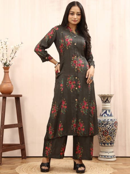 PIRRA DESIGNS Women Floral Printed Regular Kurta with Trousers