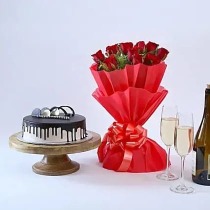 Chocolate Cake Red Roses Bouquet Chocolate Cake Red Roses Bouquet
