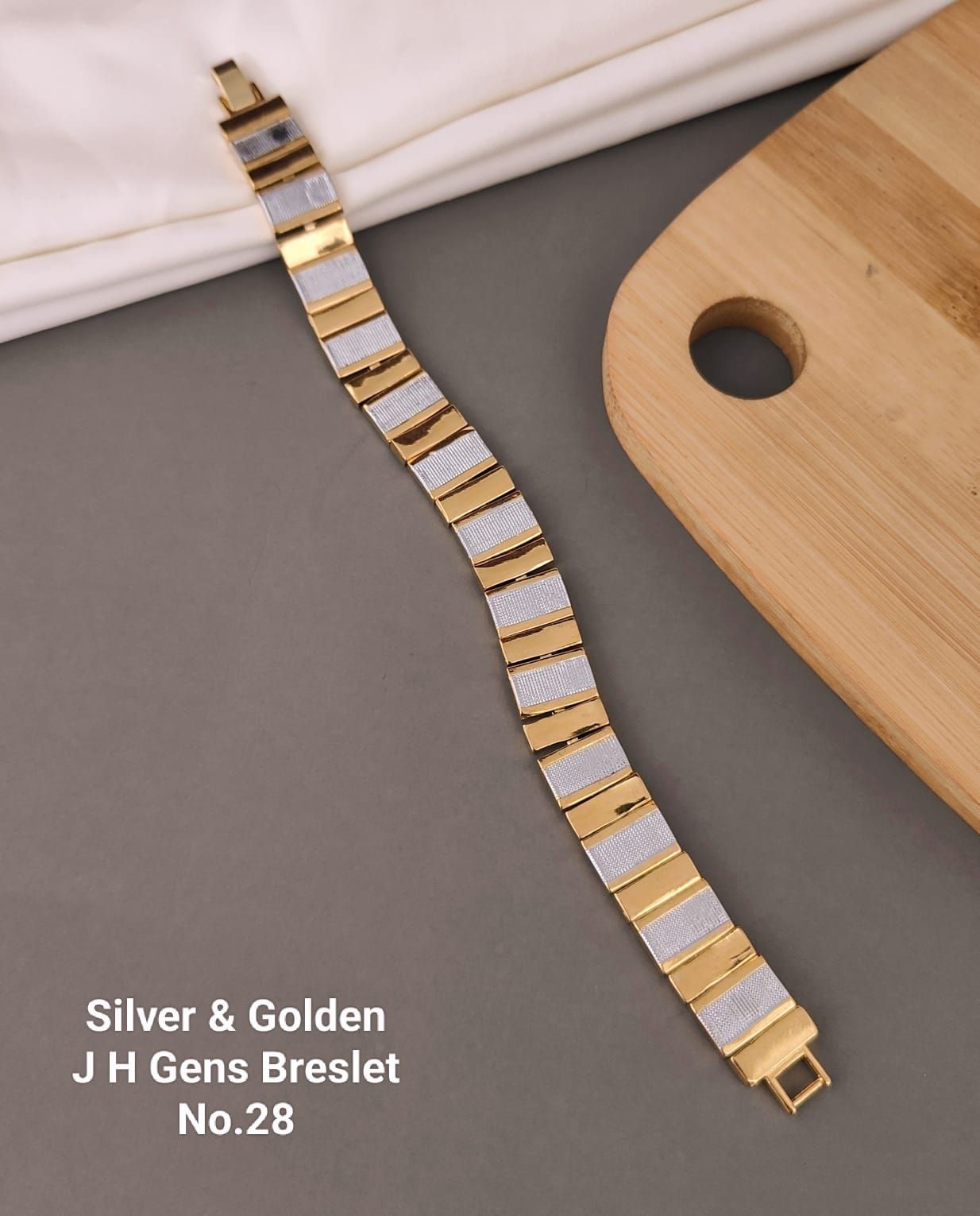 Winter Dimond Gold Plated Unisex Loose Bracelet