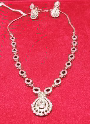 NECKLACE AD