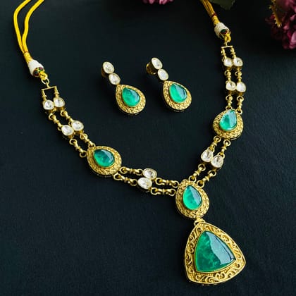Nayaab Adhya Neckpiece