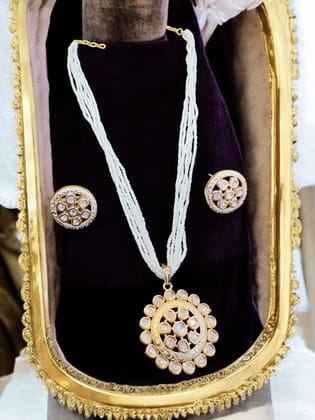 Pearl and Kundan Necklace Pendant Set By Dia Art Jewels