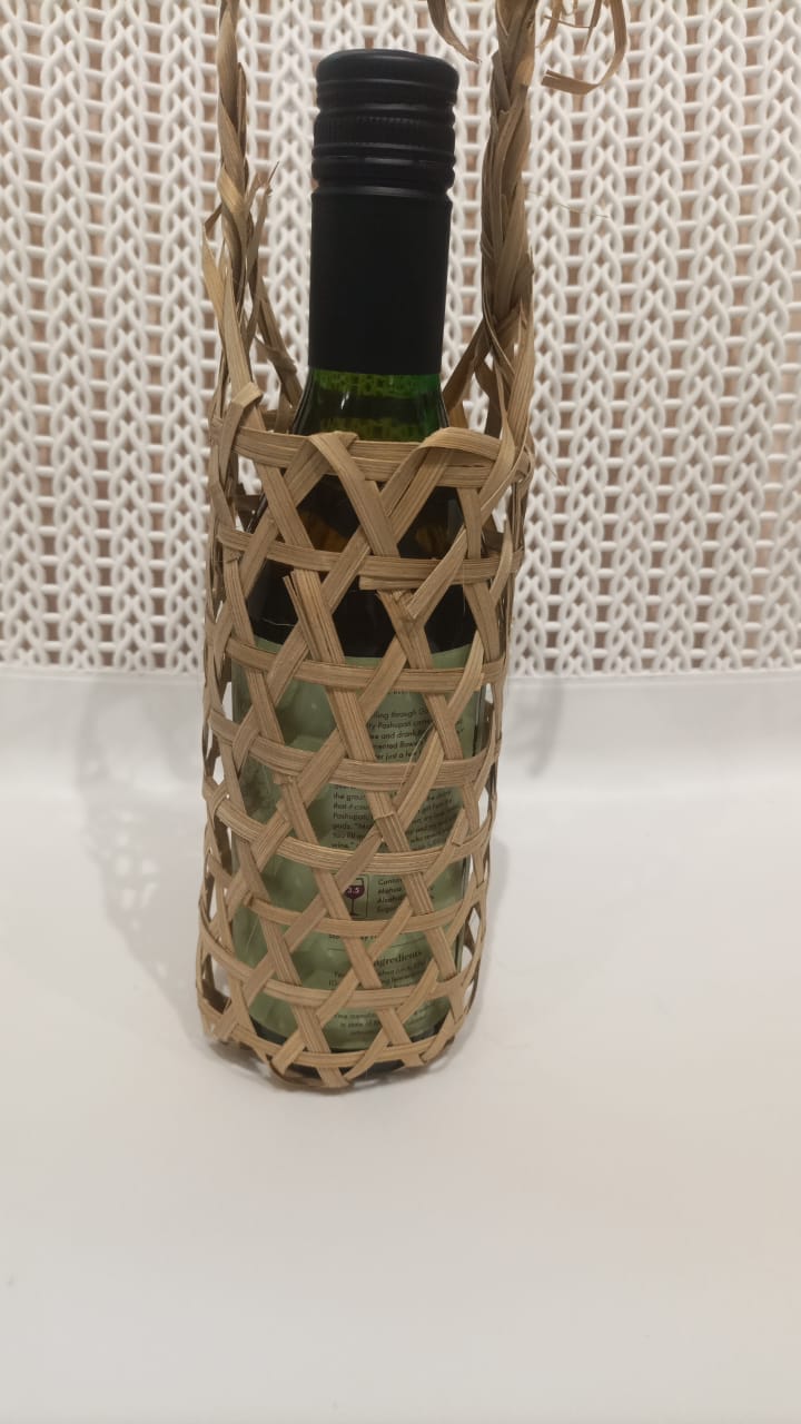 Handwoven Wicker Wine Bottle Holder | Eco-Friendly and Stylish