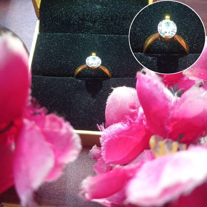Elegant Sparkle: Women’s Gold-Plated Alloy Ring with Zircon Stone – Adjustable, Timeless Beauty
