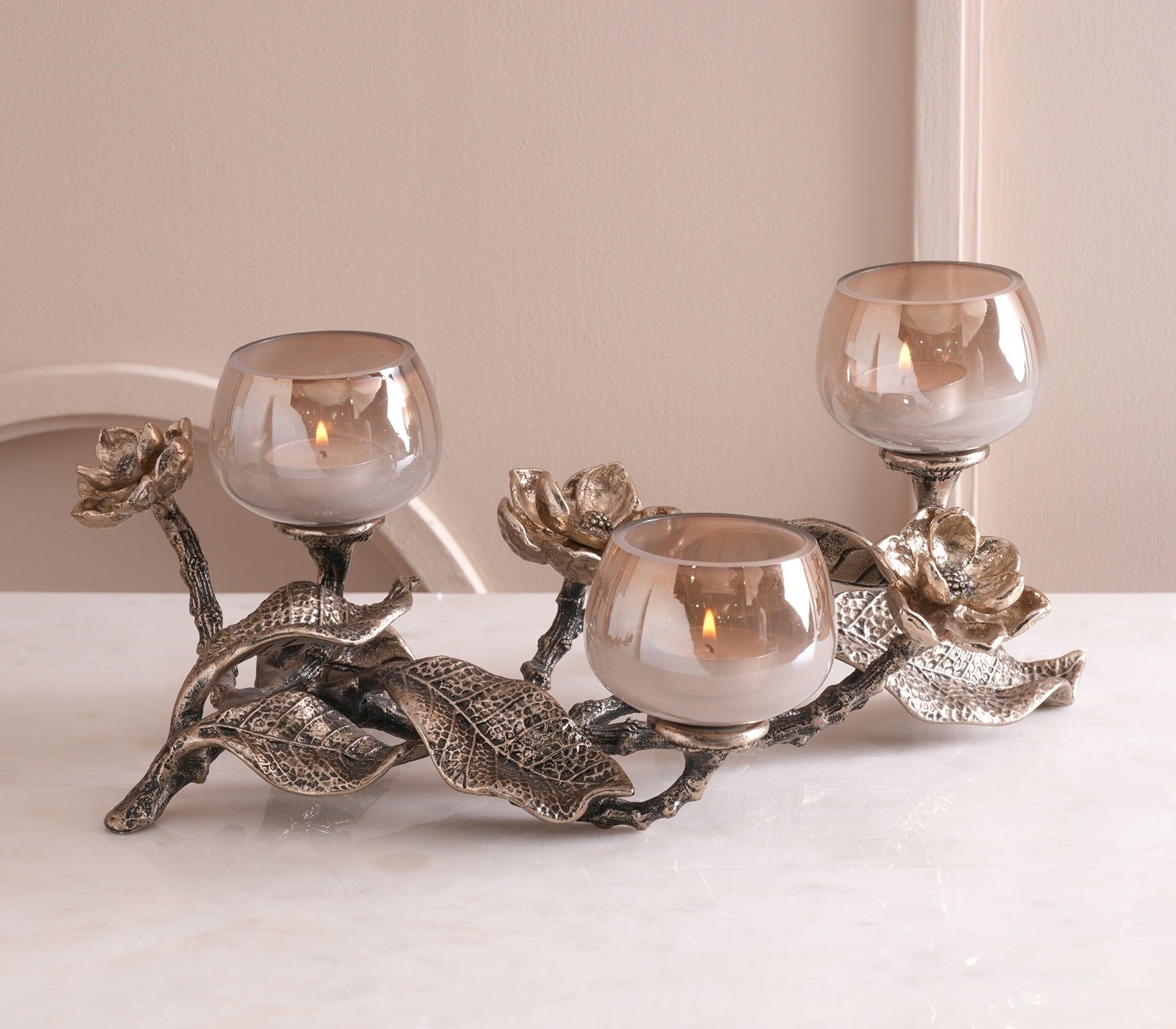 LOTUS LUXE CANDLE HOLDER