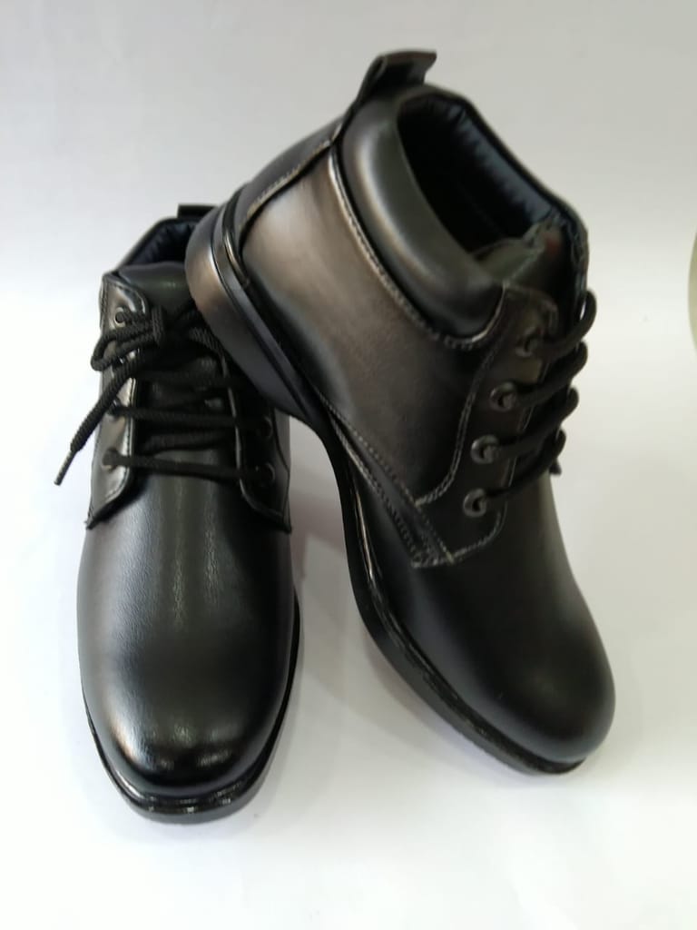 Stylish Men Lightweight PU sole shoes 2025 at ShopCircuit | ONDC